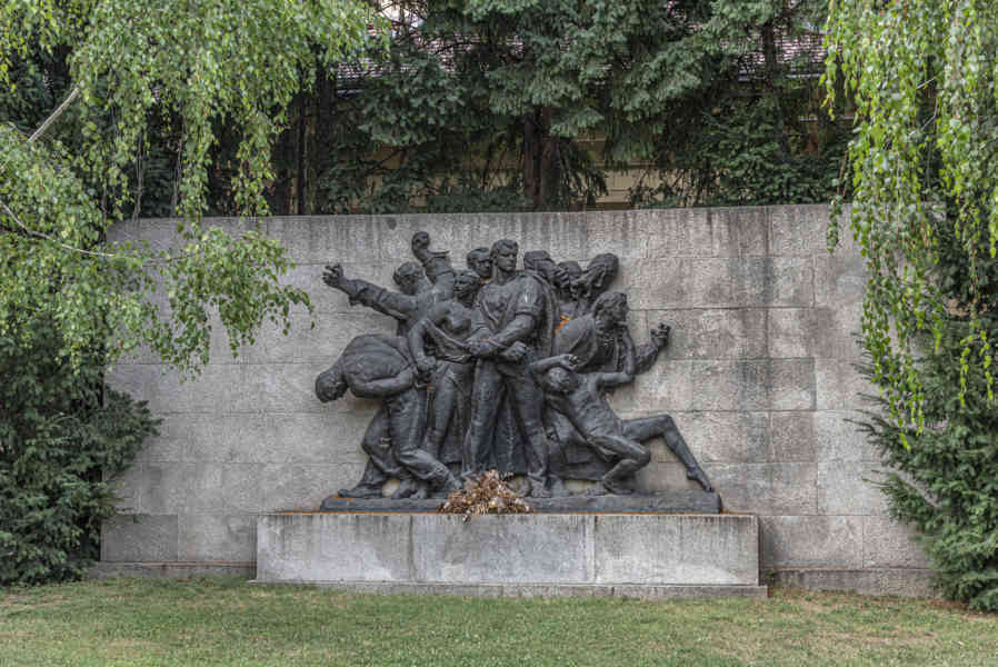 Croacia - Zagreb 51 - monumento El Fusilamiento de Rehenes.jpg